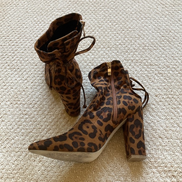 Leopard High Heel Curio Boots - Picture 3 of 4